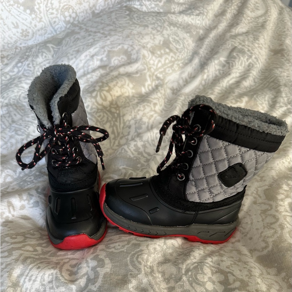 Size 8 snow boots